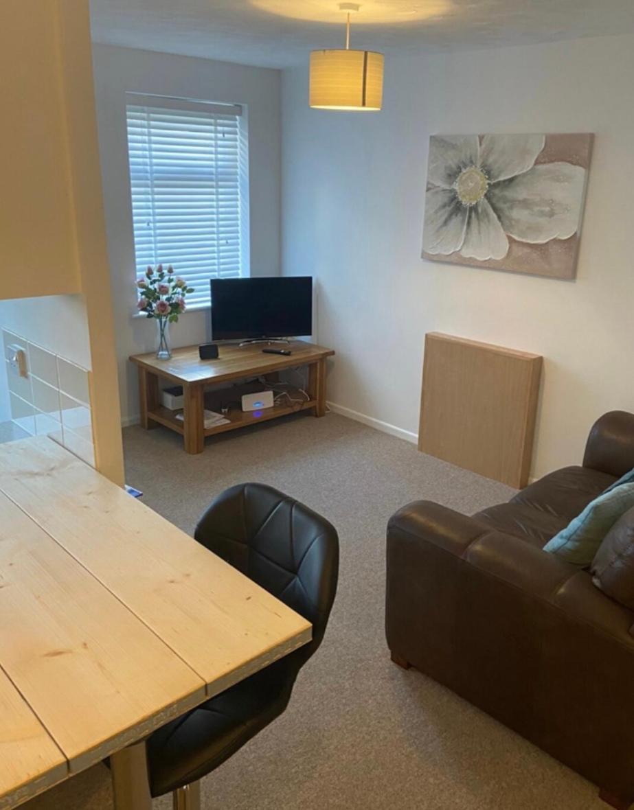 One Bedroom Ground Floor Flat Central Τσίτσεστερ Εξωτερικό φωτογραφία