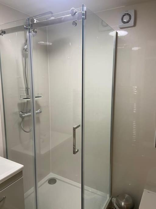 One Bedroom Ground Floor Flat Central Τσίτσεστερ Εξωτερικό φωτογραφία