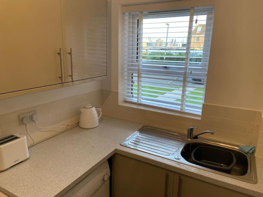 One Bedroom Ground Floor Flat Central Τσίτσεστερ Εξωτερικό φωτογραφία